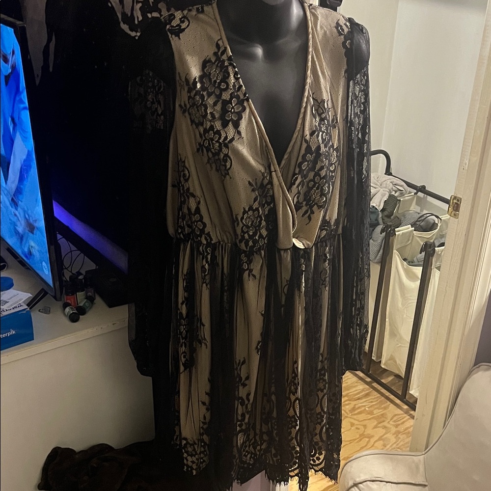 SHEIN Black and Cream Lace Long Sleeve Dress